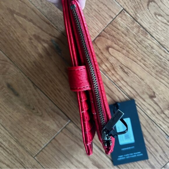 Matt and Nat NWT small Motiv wallet Red Dwell - Picture 5 of 7